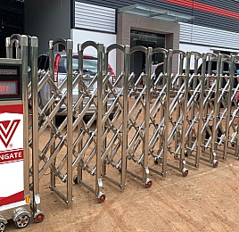 CỔNG XẾP INOX V06